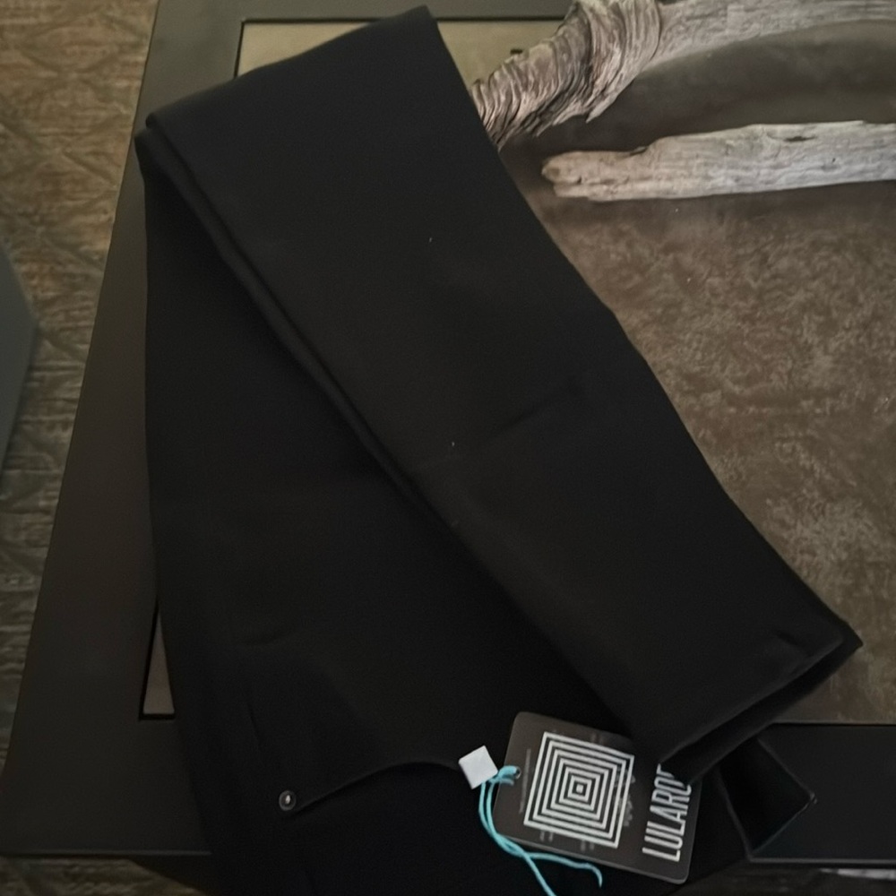 LuLaroe Skinny Fit black jeans. Size 28